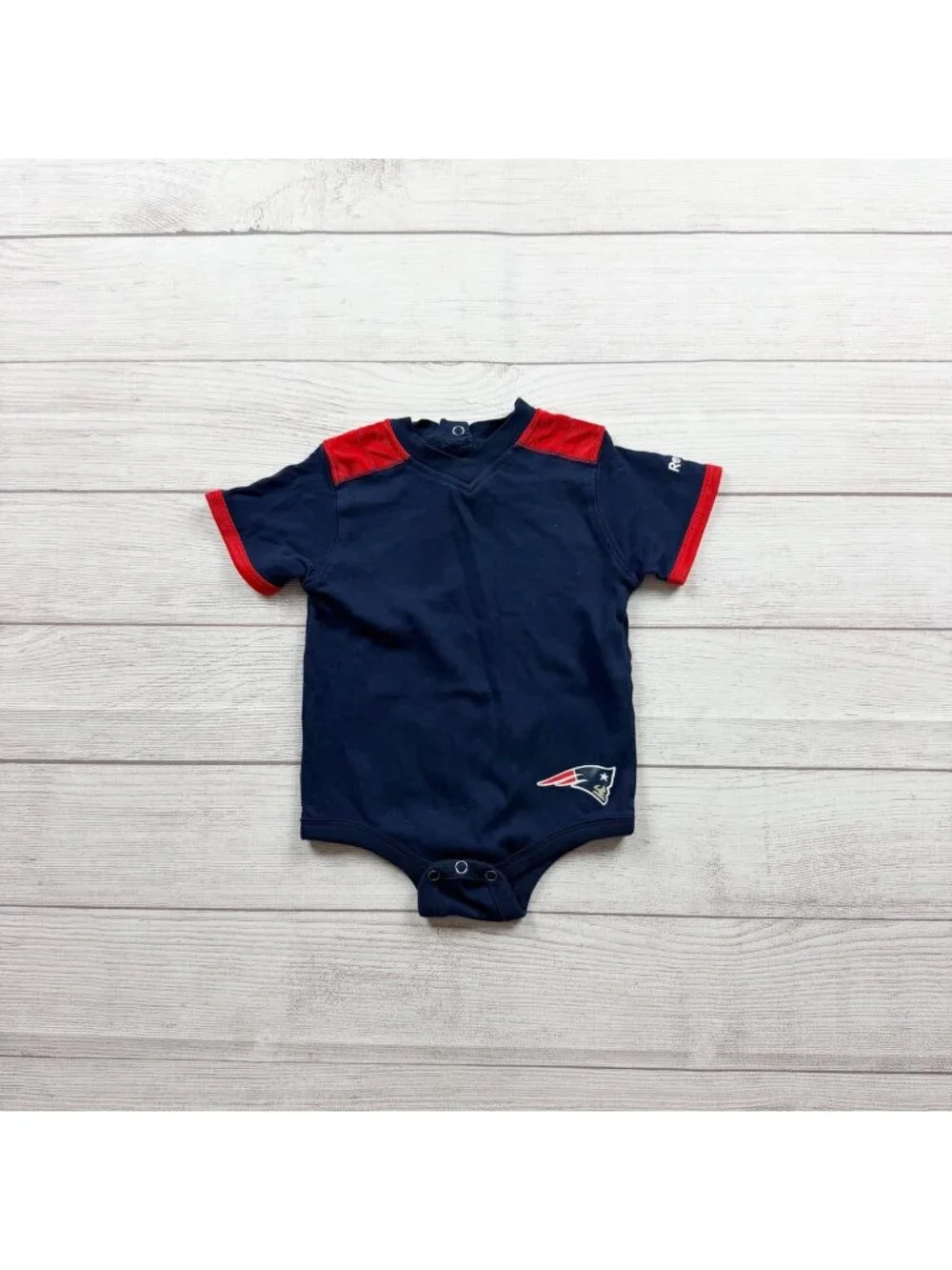 Reebok NFL Team Apparel Patriots Baby One Piece Bodysuit 12-18 Months
